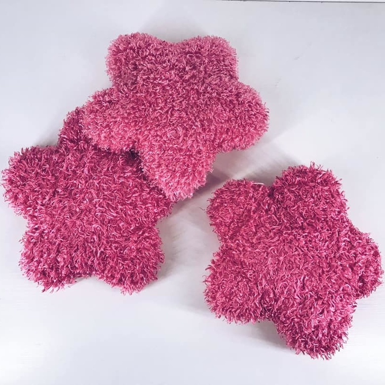 Подушка декоративна Квітка рожеве хутро PW-206