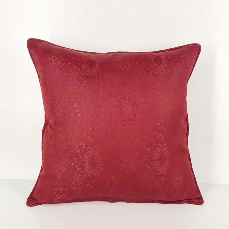 Подушка декоративна жакард червоний кант PW-176