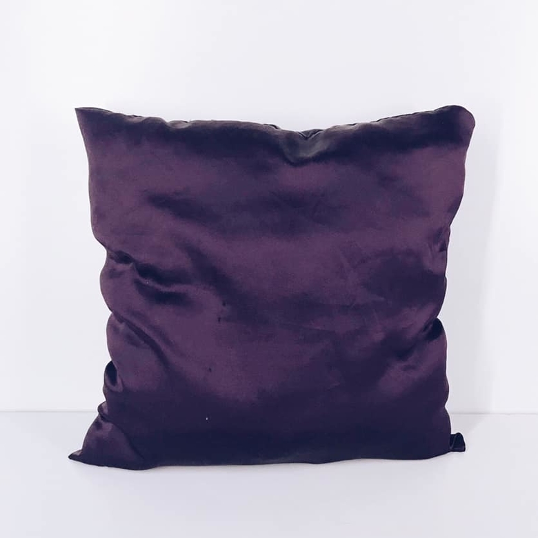 Подушка декоративна атлас фіолет PW-192