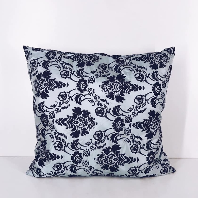 Подушка декоративна шовк/флок візерунки блакитний/чорний PW-216