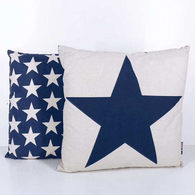 Подушка декоративна синя/беж у зірках в американському стилі PW-242