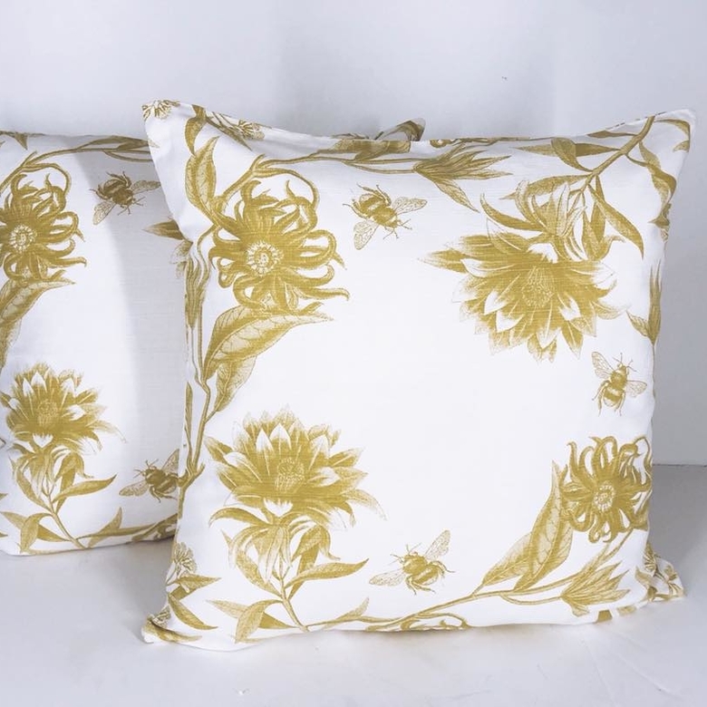 Подушка декоративна жовті квіти PW-116