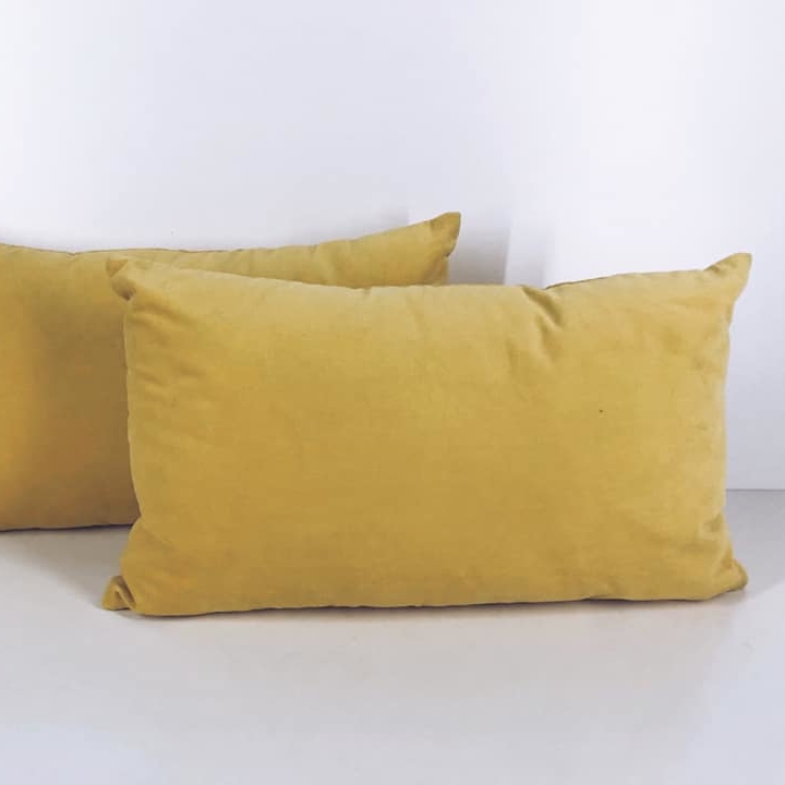 Подушка декоративна прямокутна велюр жовтий PW-156