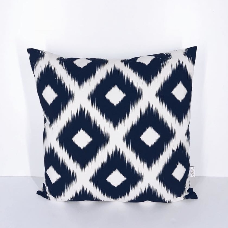 Подушка декоративна ромби біл/т-сині PW-119