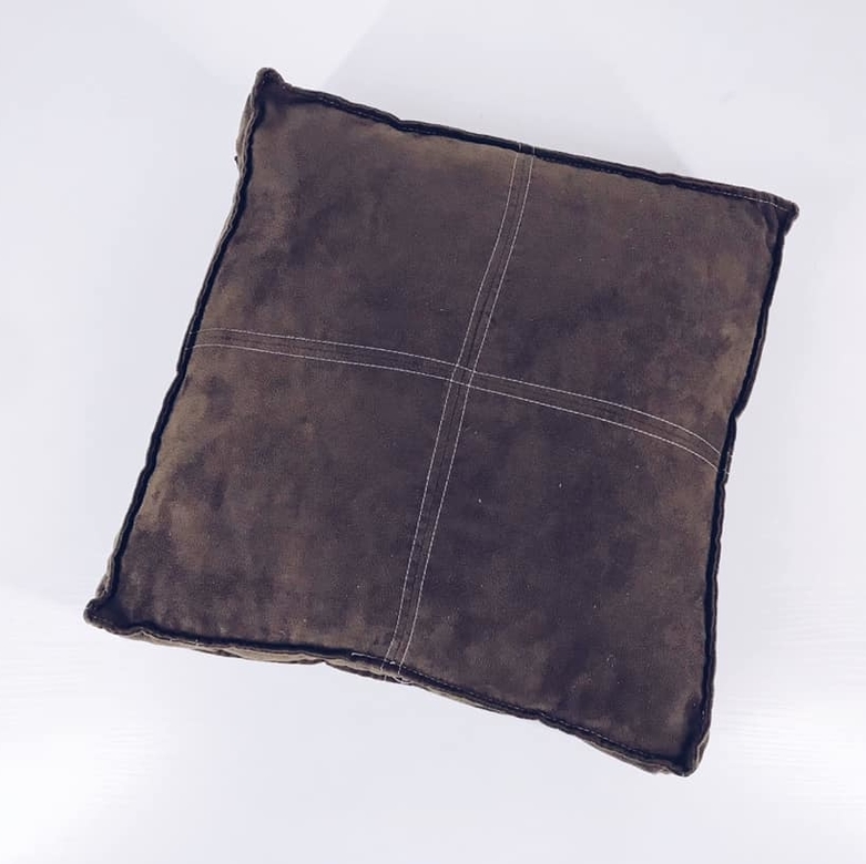 Подушка декоративна штучна замша шоколад PW-202