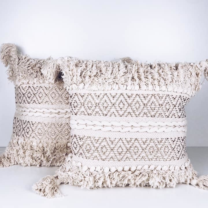 Подушка декоративна "берберська" фактурна білий/беж PW-257