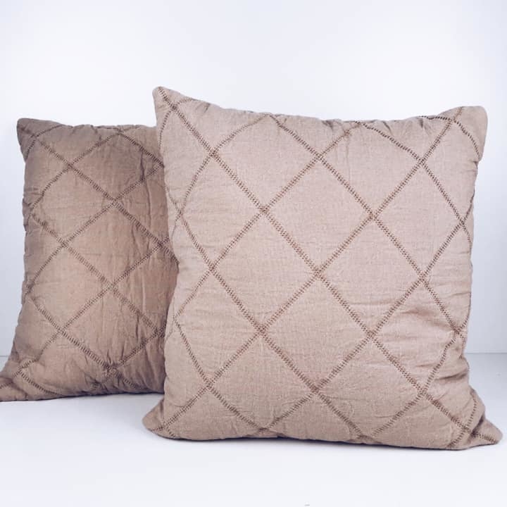Подушка декоративна фактура ромби бежево-рожевий PW-262