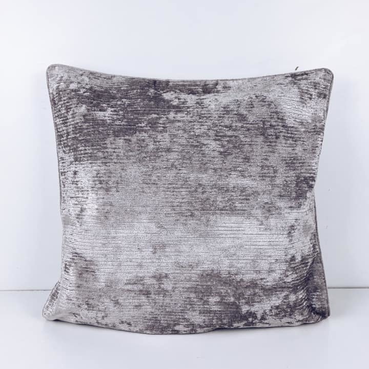 Подушка декоративна сіра ефект витертості PW-291