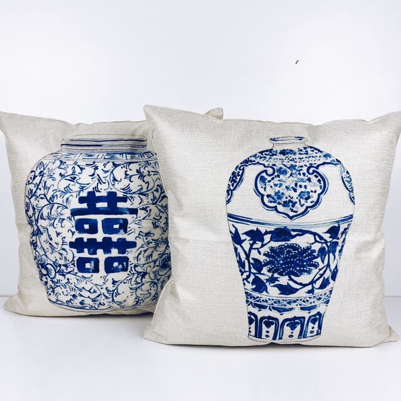 Подушка декоративна біл/синій принт китайська ваза PW-300