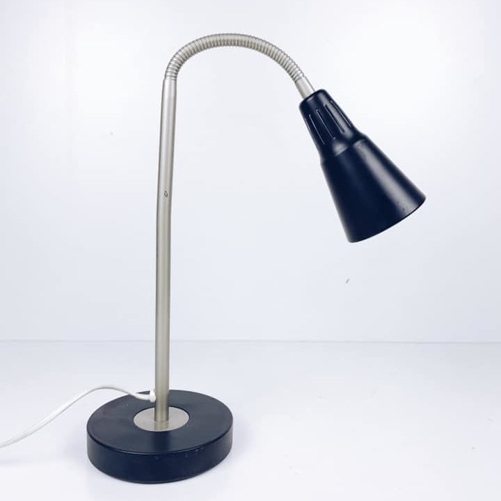 Лампа настільна чорний плафон метал LT-128