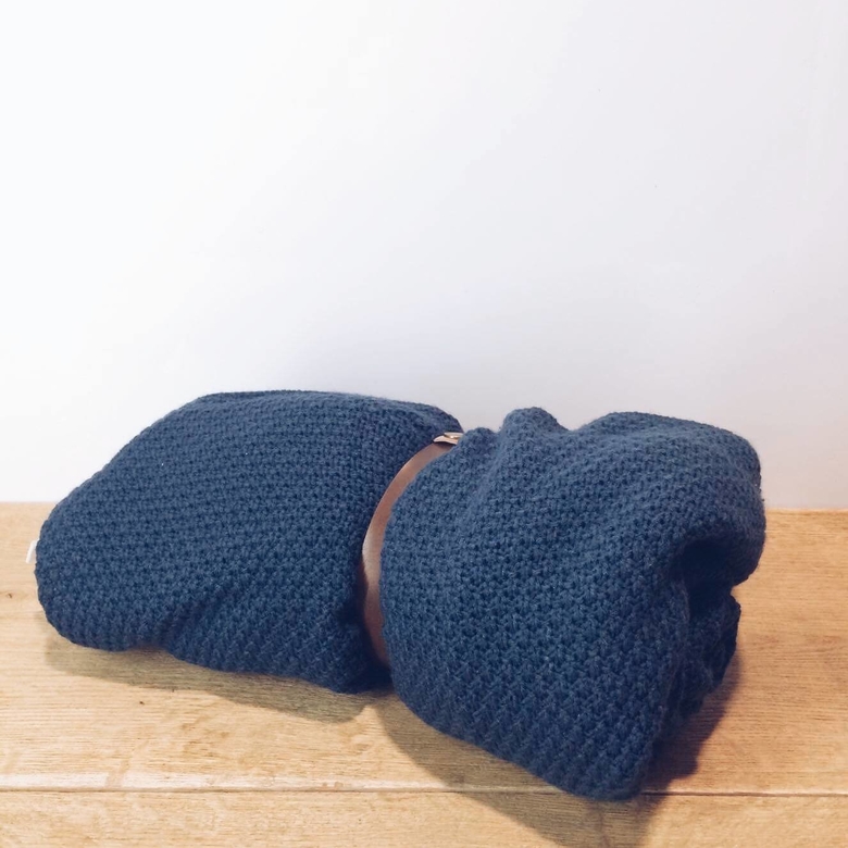 Плед синій з ремінцем фактурний  імітація ручної в'язки WR-041