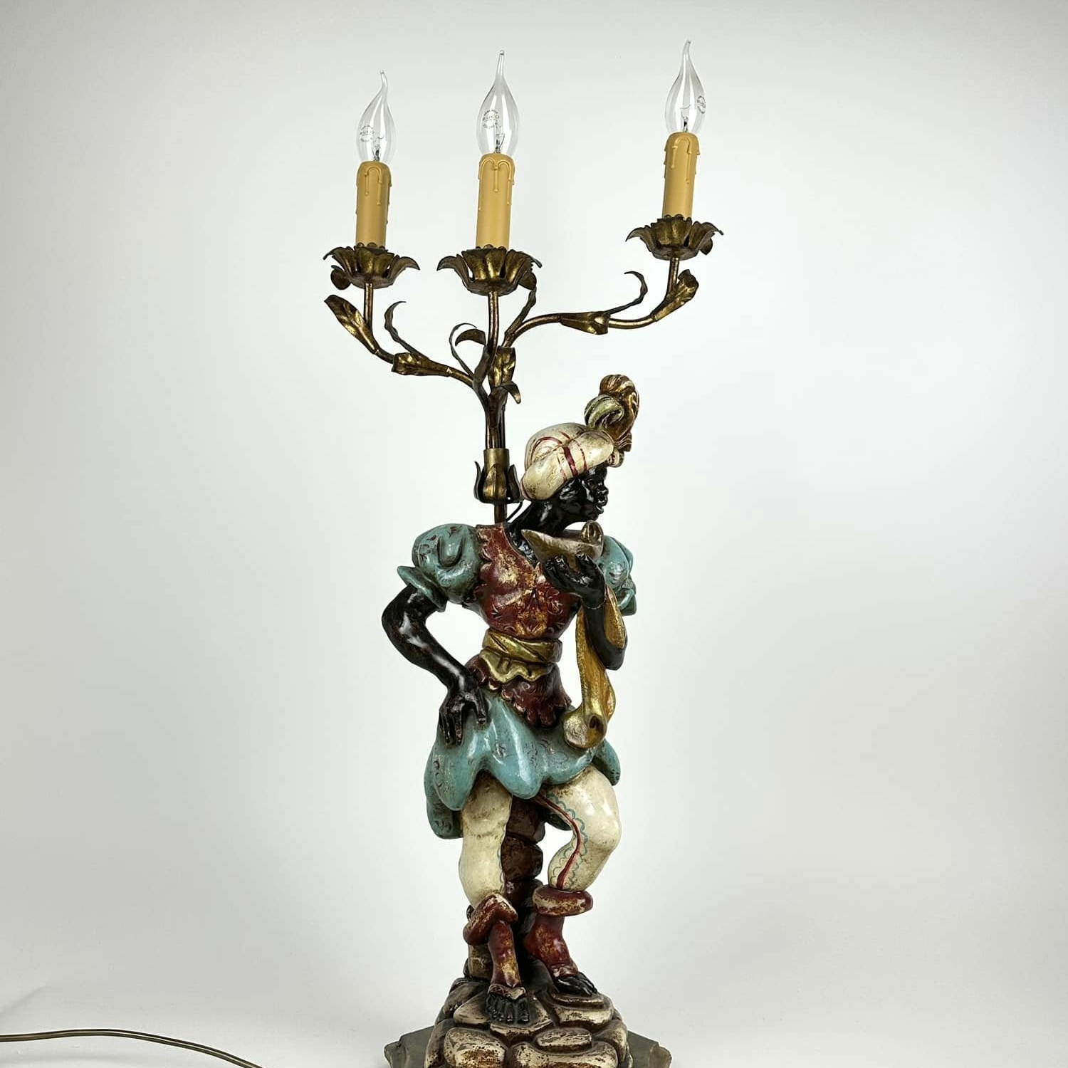 Лампа настільна велика на 3 ріжки Мавр LT-138