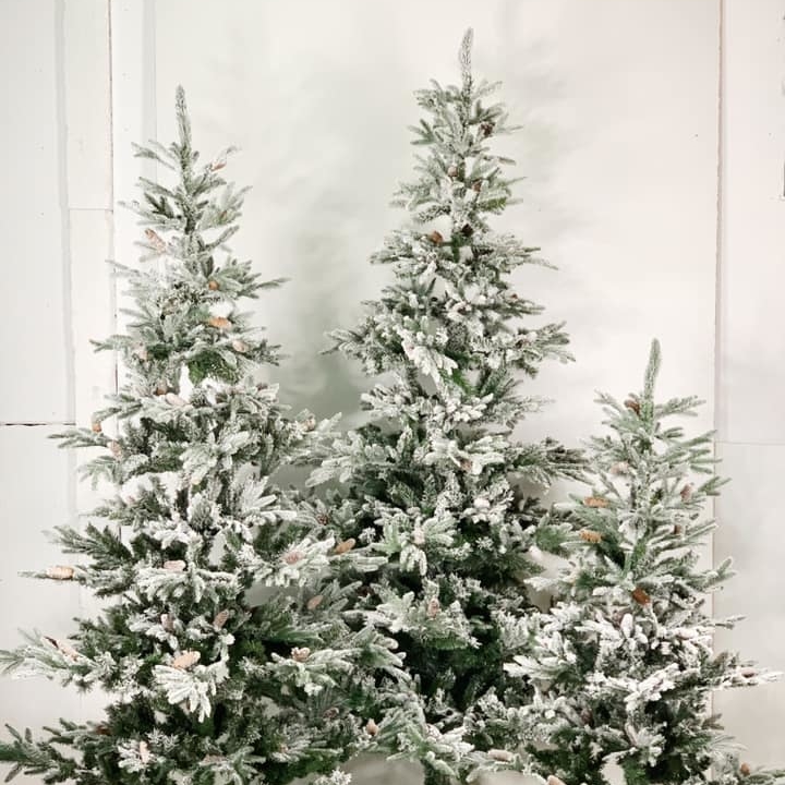 Ялинка 2 засніжена