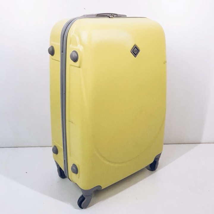 Валіза велика жовта пластик ML-018