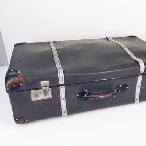 Валіза вінтаж чорна з металевими накладками VL-014