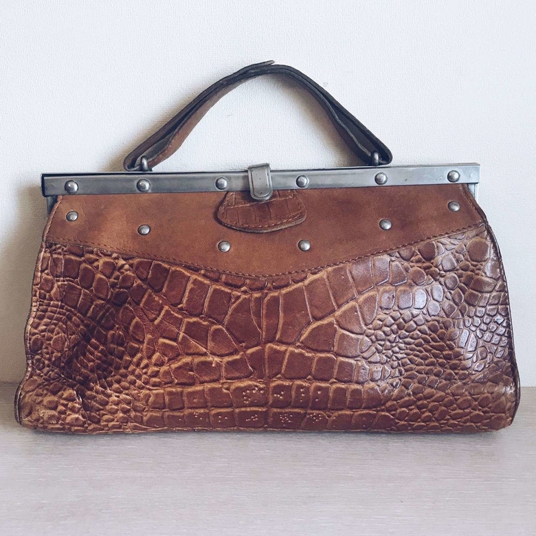 Сумка жіноча мала у формі саквояжу коричнева шкіра VL-066