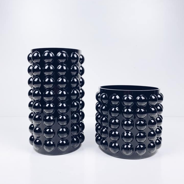 Ваза-циліндр рельєф кулі скло чорна VA-005