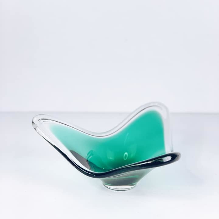 Ваза низька трикутна вінтаж художнє скло зелений/прозорий VA-284