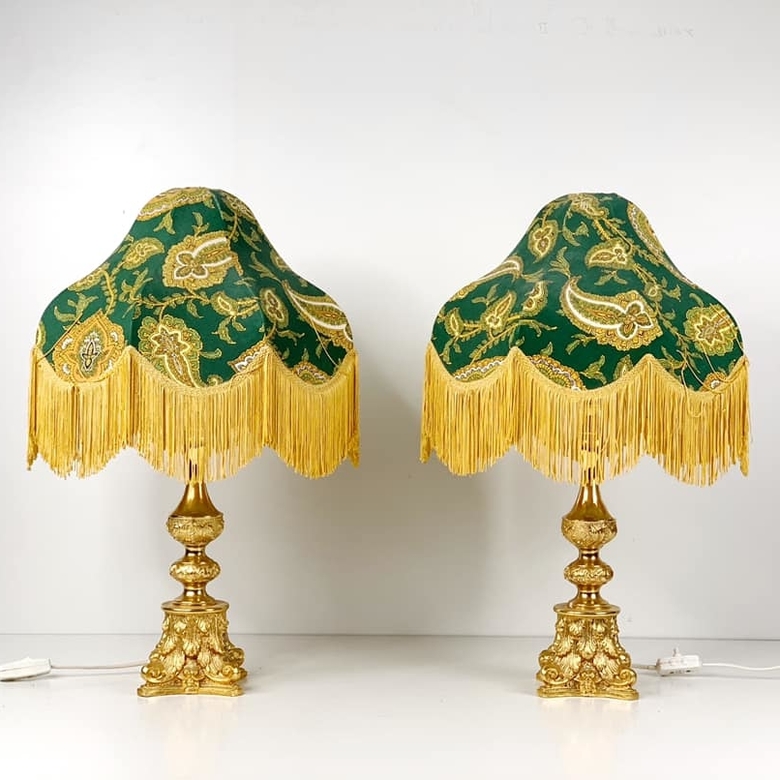 Лампа настільна вінтаж база латунь фігурна абажур зелений з пейслі та китицями LT-149