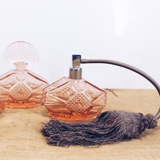 Флакон для парфумів вінтаж з помпою/без кольоровий кришталь