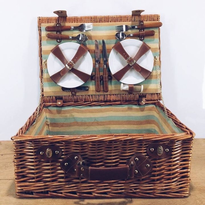 Валіза плетена для пікніка з посудом на 4 персони BA-058