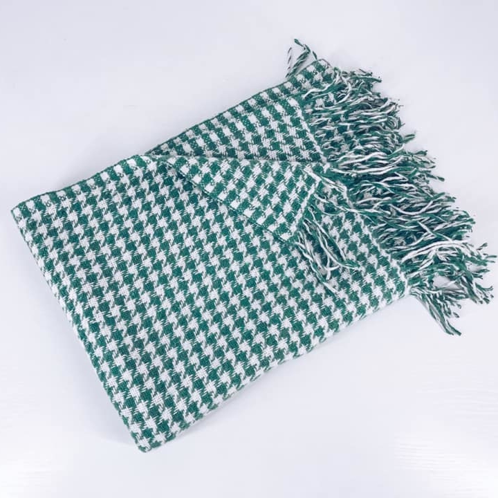 Плед тонкий у клітинку біло-зелений WR-050