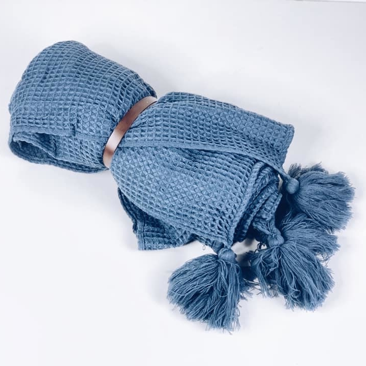 Плед темно-блакитний бавовна піке з ремінцем WR-074