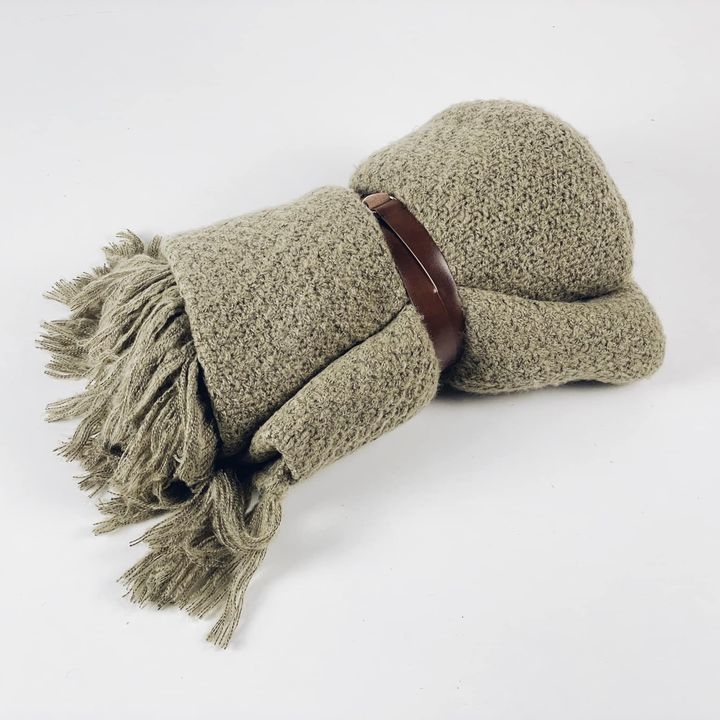 Плед з ефектом ручної в'язки оливковий з ремінцем WR-077