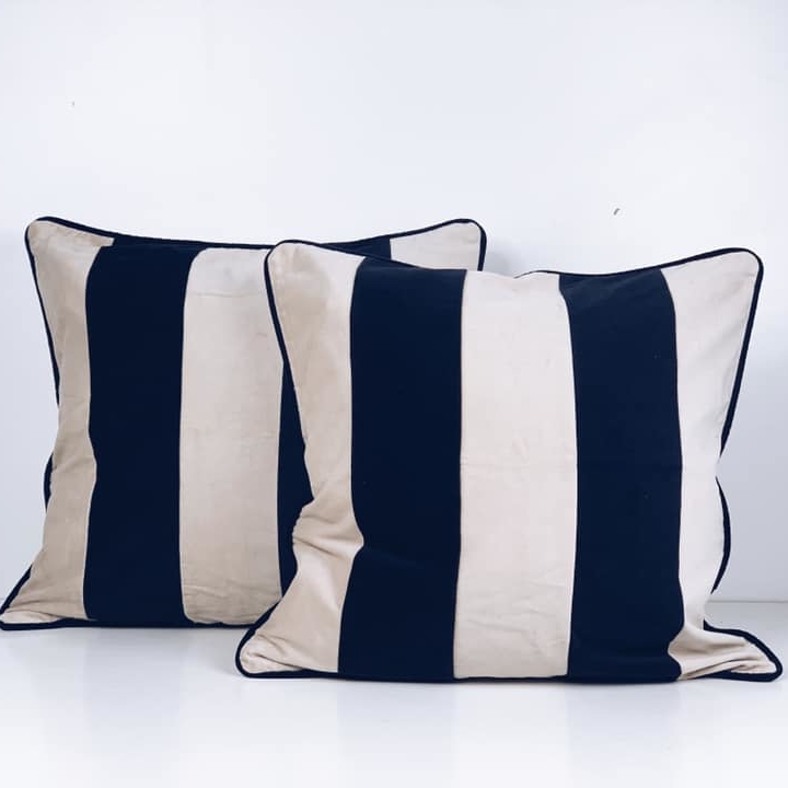 Подушка декоративна чорно-білі смуги широкі велюр PW-310