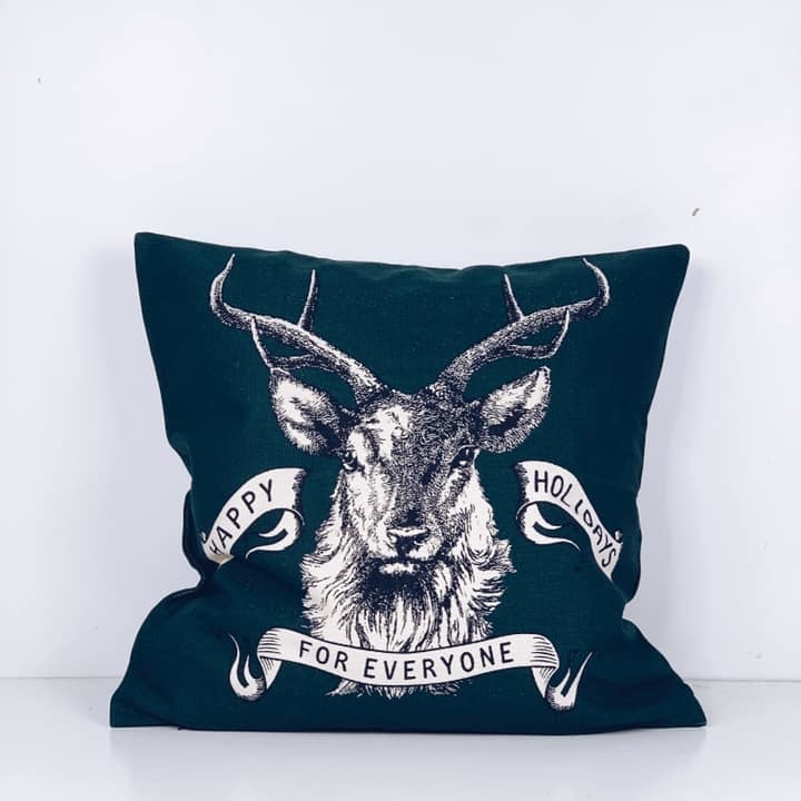 Подушка декоративна т-зелена принт Олень PW-311