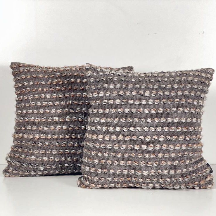 Подушка декоративна фактурна беж/коричневий PW-331