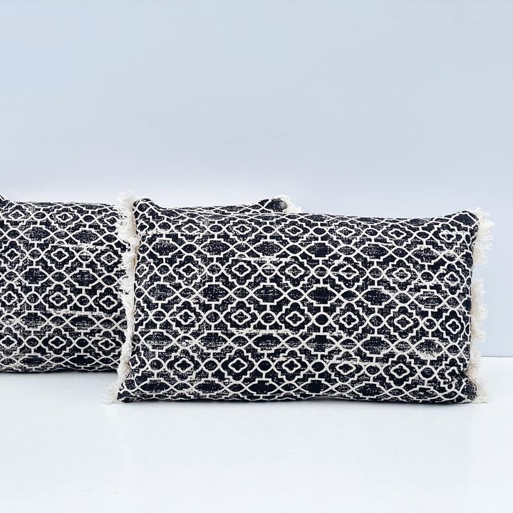 Подушка декоративна прямокутна чорно-білий принт ромби PW-329