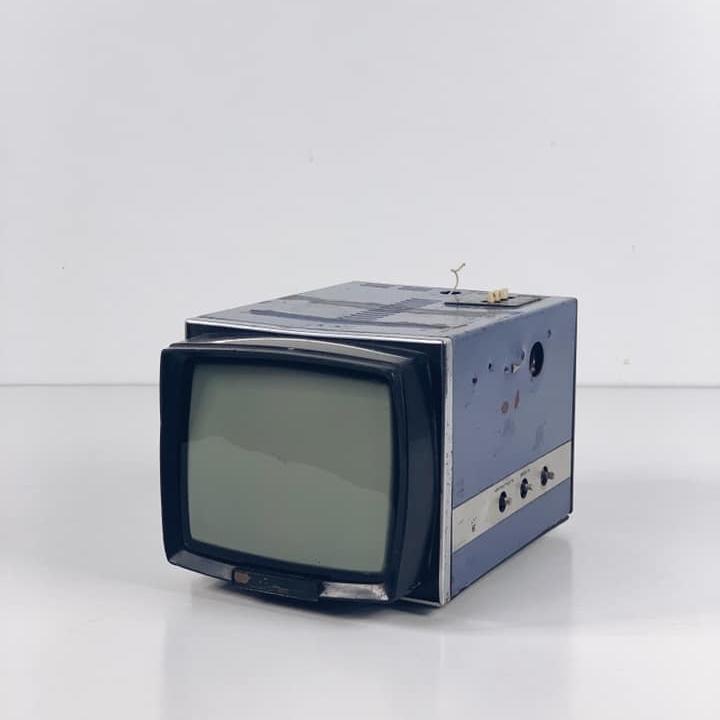 Телевізор портативний вінтаж TV-038