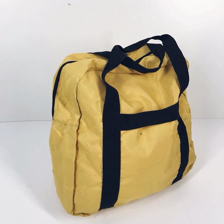 Сумка спортивна жовта з чорними ручками MB-044