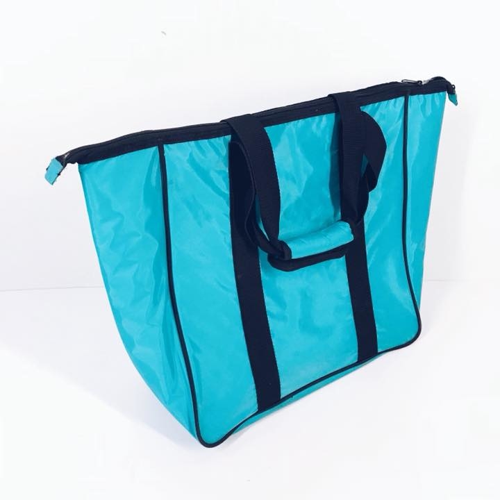 Термосумка блакитна з чорними ручками MB-028