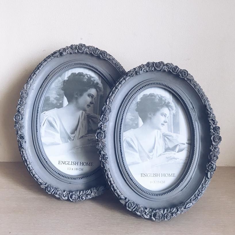 Рамка овальна сіра з трояндами AR-271