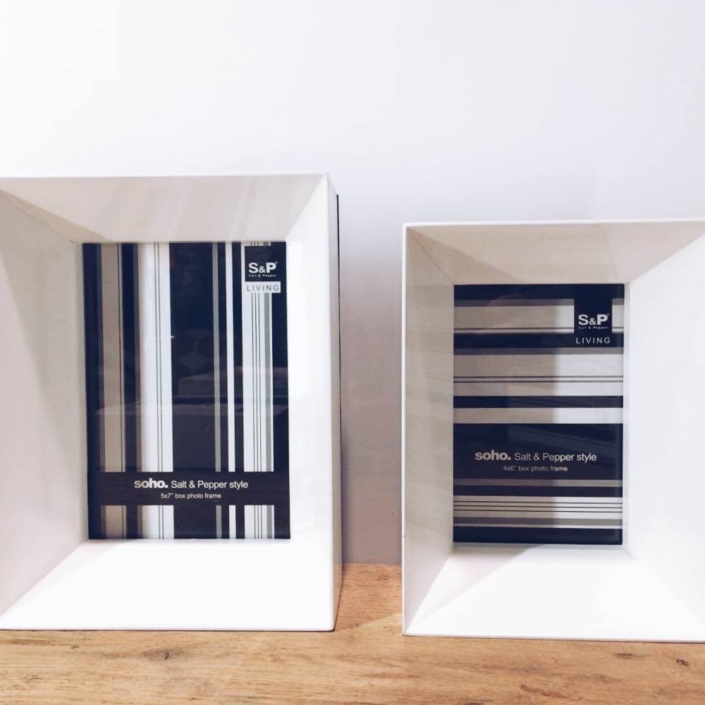 Рамка біла широка AR-202