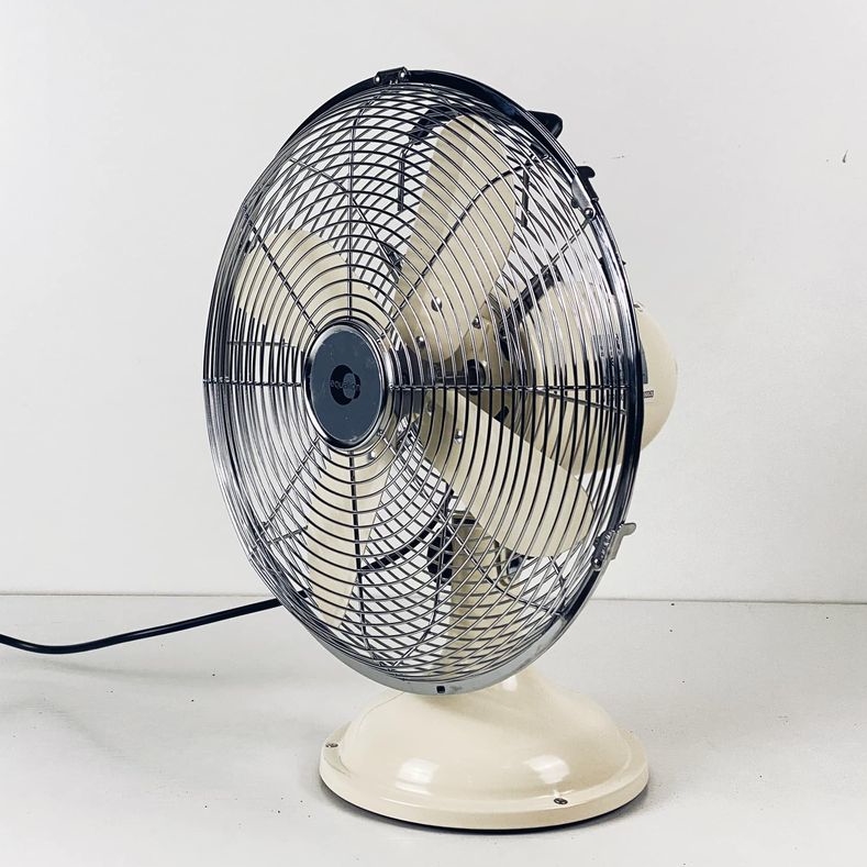 Вентилятор у ретро стилі беж