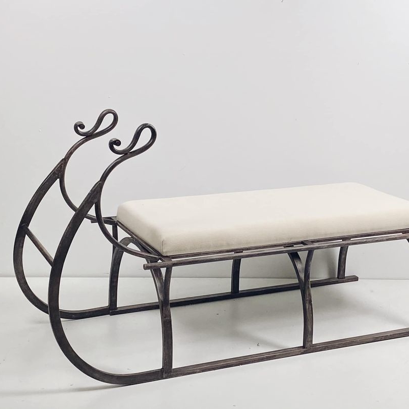 Сані-кушетка у ретро стилі метал