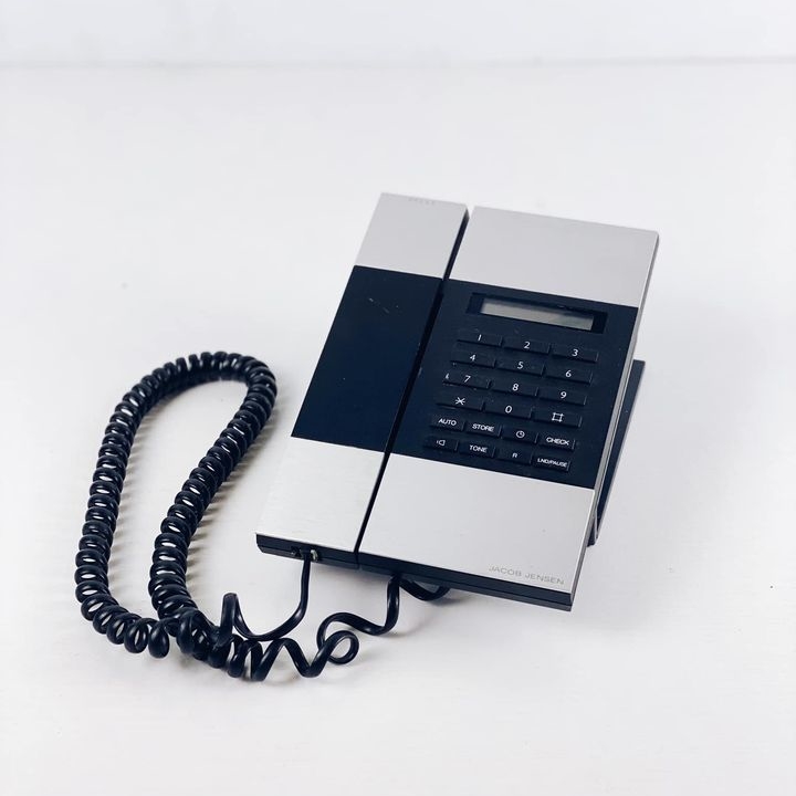 Телефон кнопковий срібло/чорний PH-050