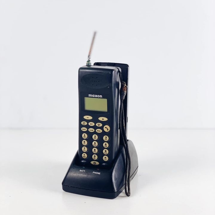 Телефон супутниковий з батареєю вінтаж PH-051