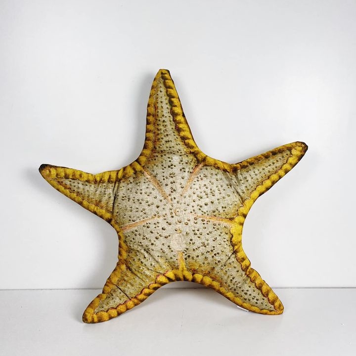 Подушка декоративна морська зірка жовта PW-339