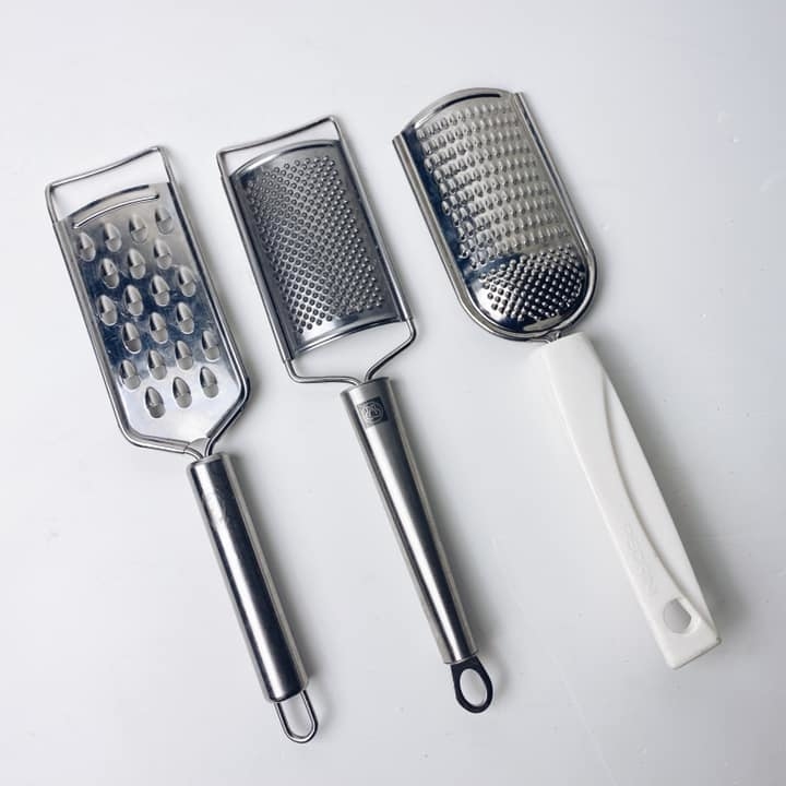 Тертка з ручкою KH-109