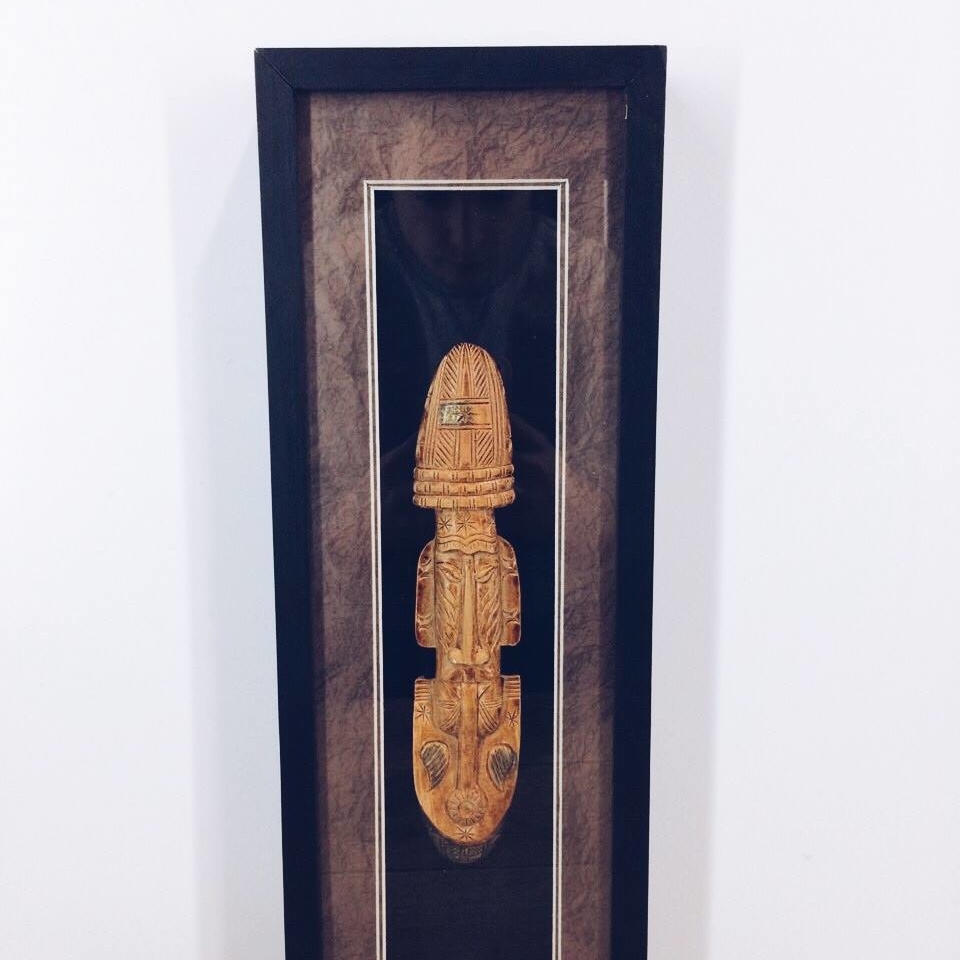 Панно з об'ємним ідолом у рамці під склом AR-087