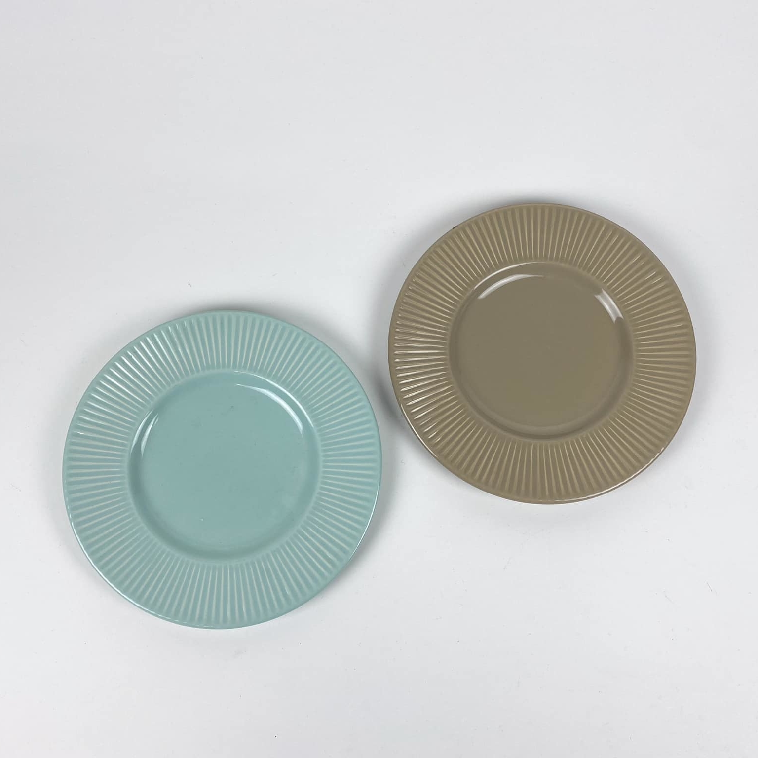 Тарілка з рельєфним краєм сіро-блакитна/беж PP-161