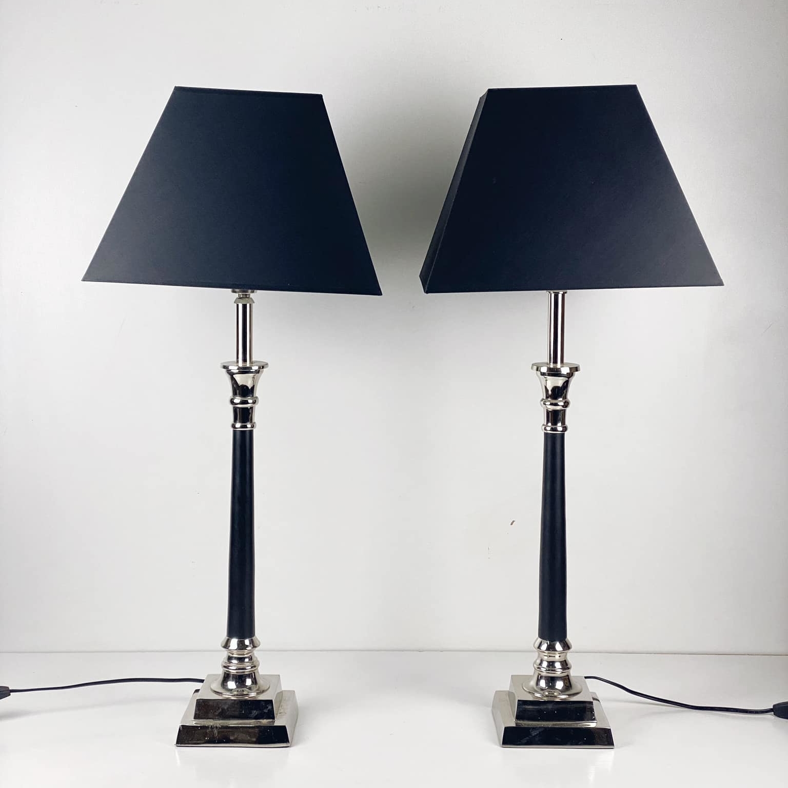 Лампа настільна база хром абажур чорний 4-гранний LT-198