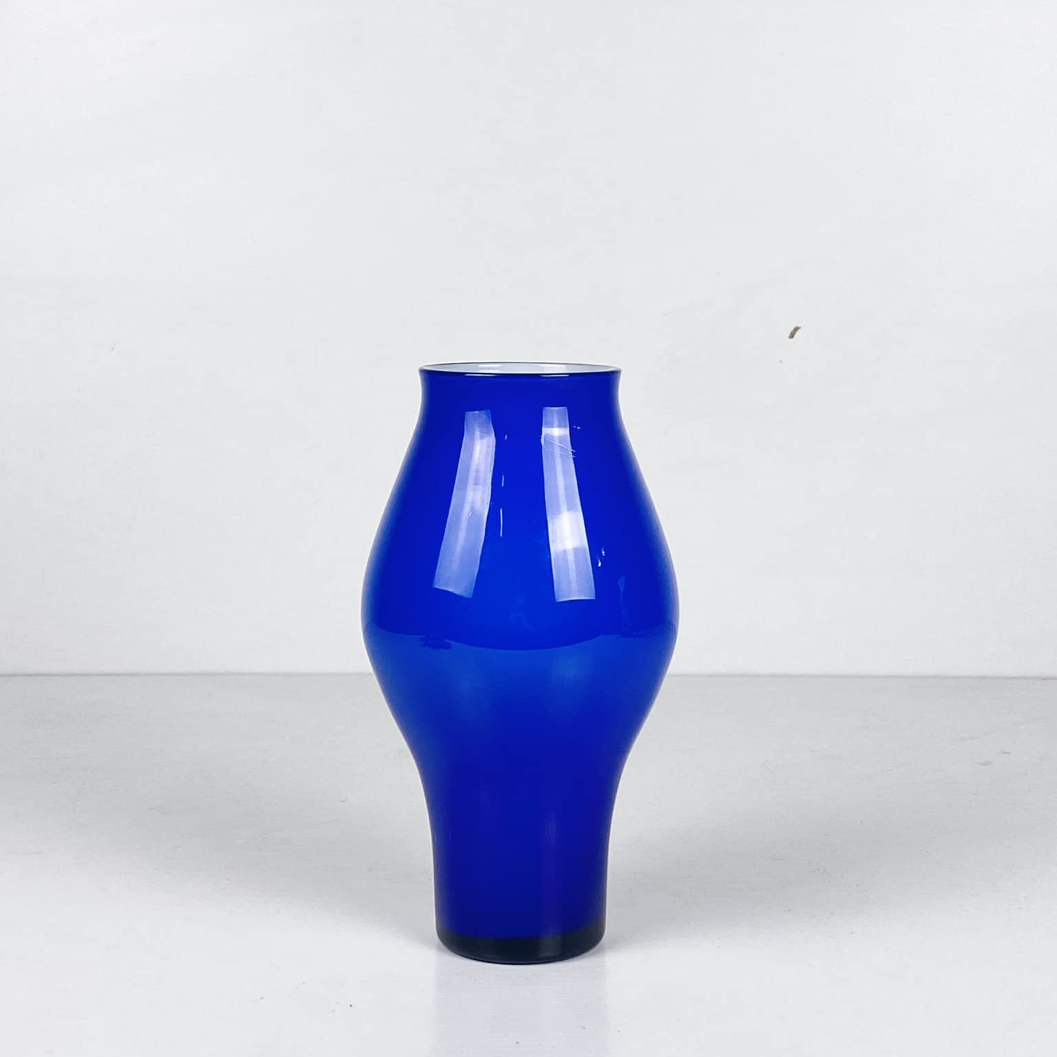 Ваза синє непрозоре скло вінтаж VA-338