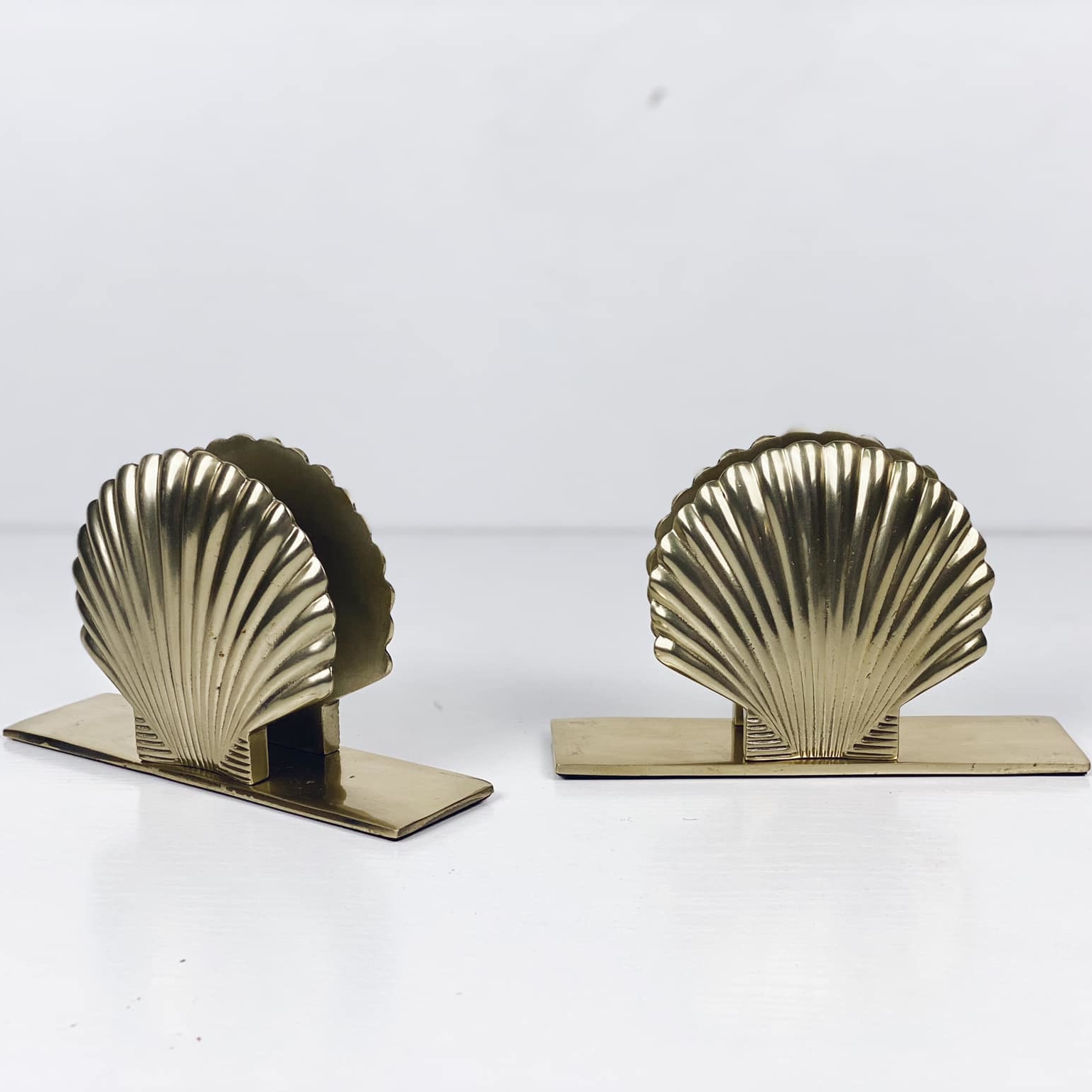 Підставка для серветок Мушля метал золото