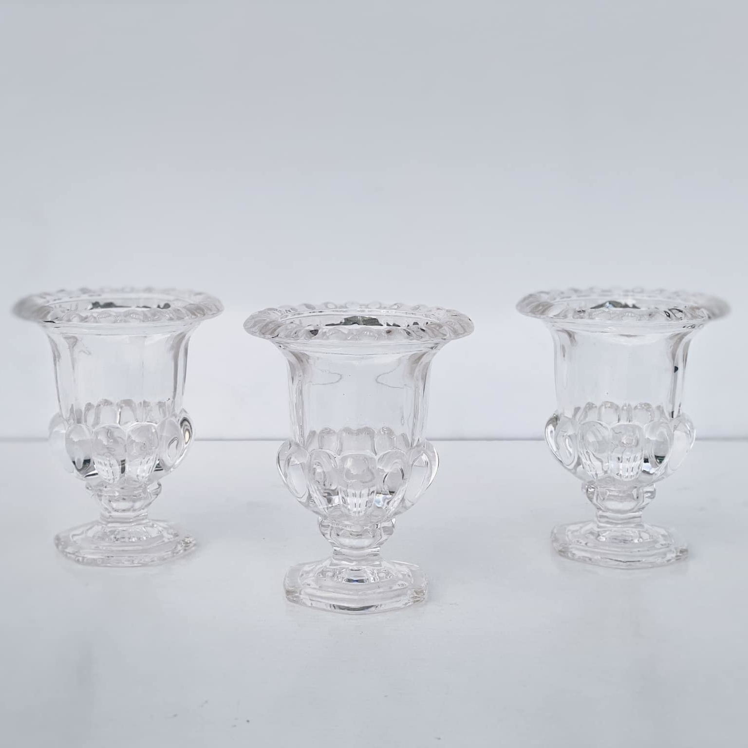 Ваза на ніжкі мала скло VA-344