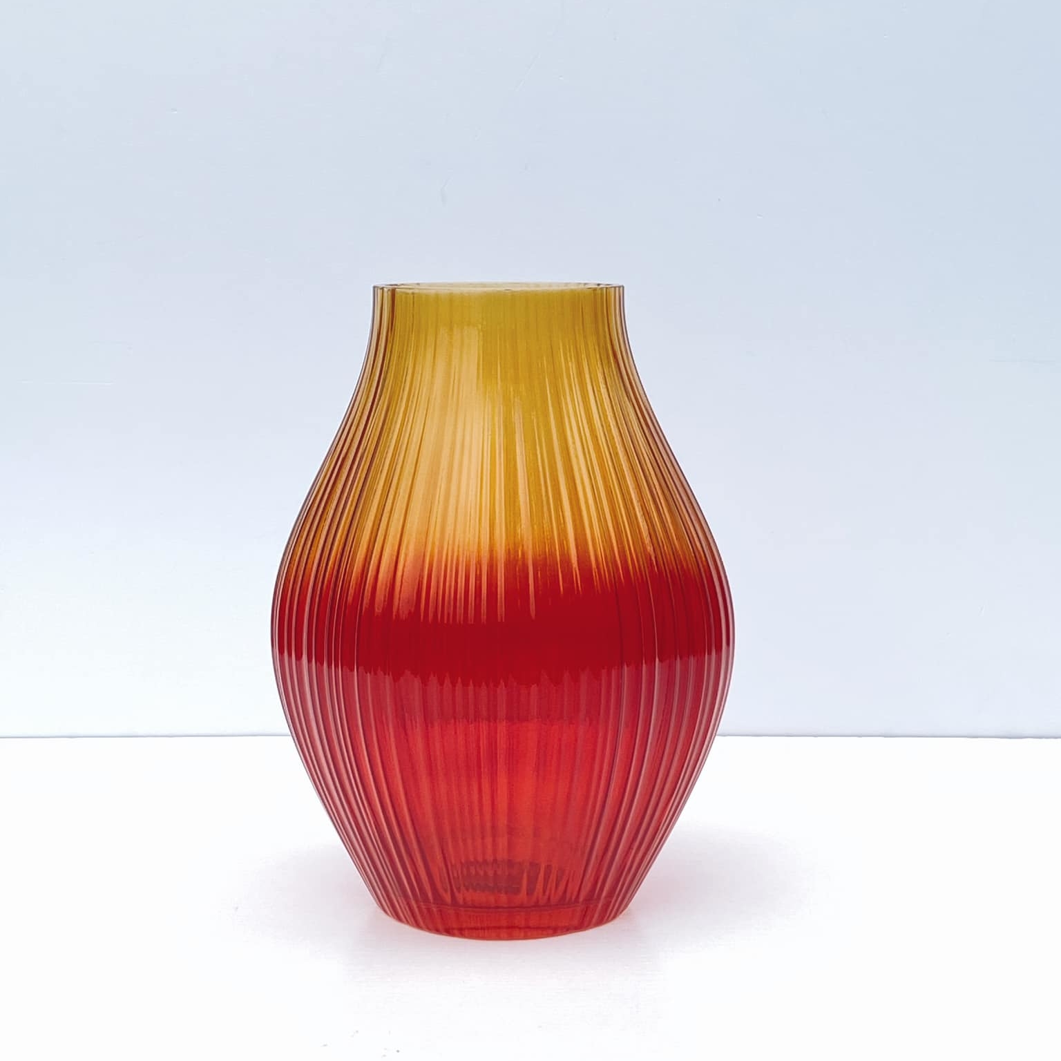 Ваза жовто-червоне рельєфне скло VA-355